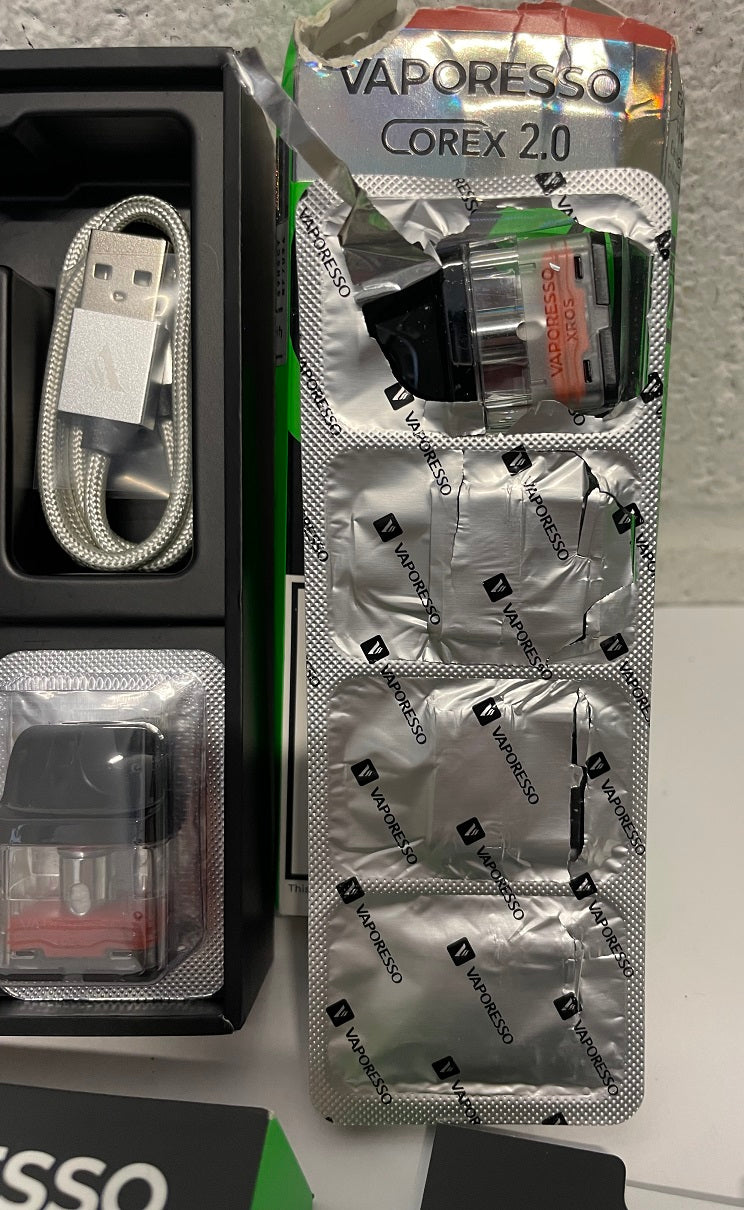 VAPORESSO XROS PRO Vaping Kit 30W & 4 Mesh Pod Pack