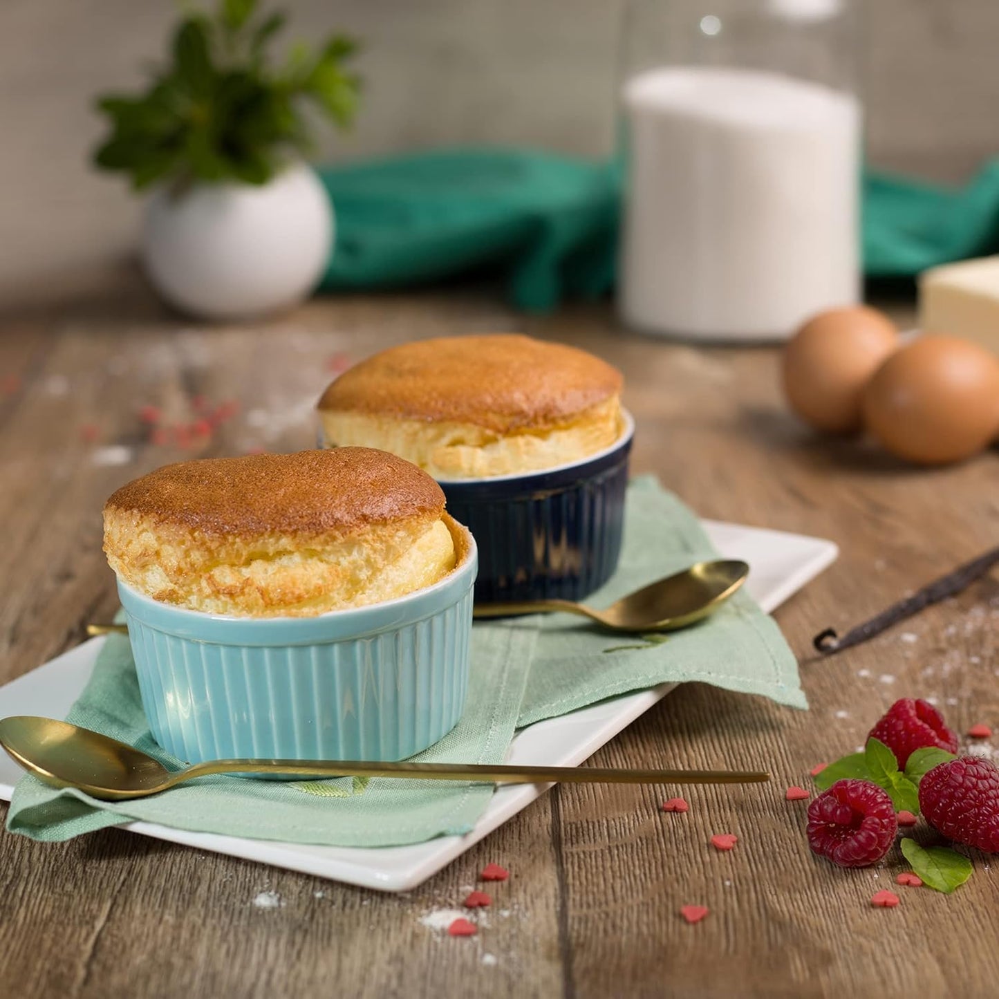 6x Soufflé Ceramic Bowls & 2 Ceramic Cupcake Moulds