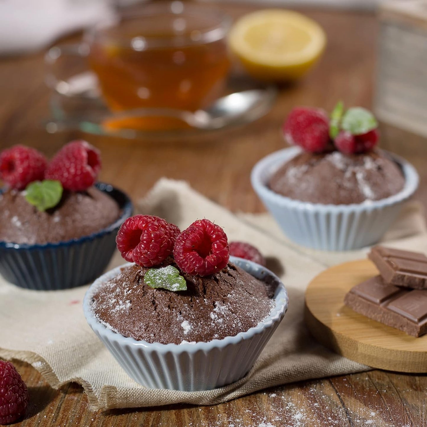 6x Soufflé Ceramic Bowls & 2 Ceramic Cupcake Moulds